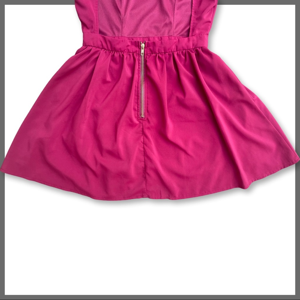 Red Short-sleeved Dress w/ Peekaboo Back and Princess Seams - Picture 4 of 7